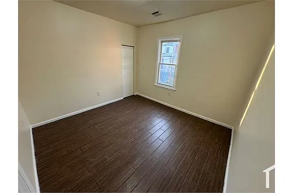 Building Photo - 38 Park St #2