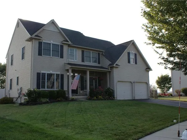 58 Mill Brook Ct, Easton, PA 18045