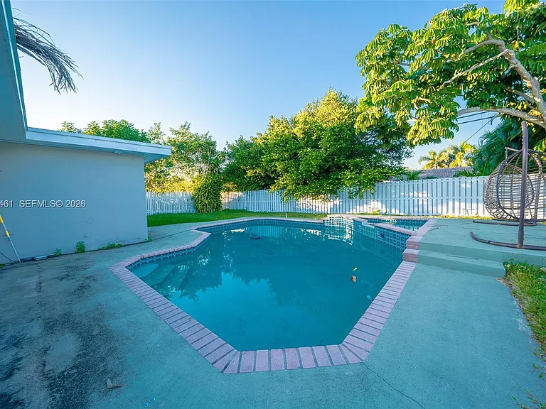 1221 W Camino Real — Photo 19