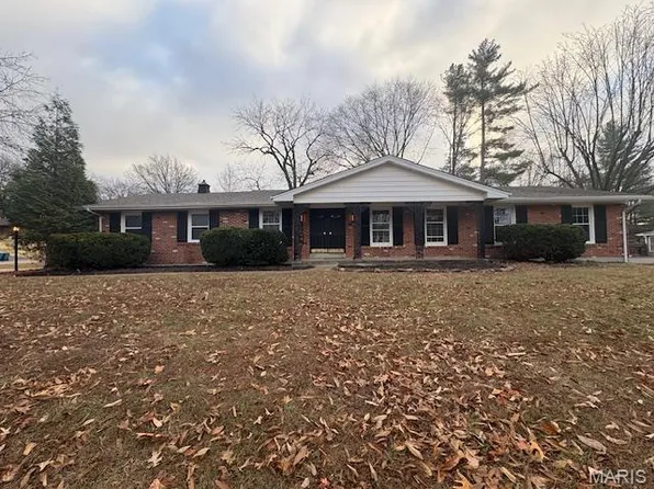 487 Runnymede Dr, Saint Louis, MO 63141