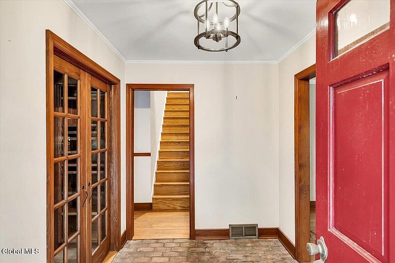 5th image of 962 Grooms Road