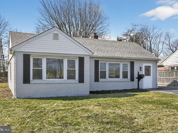727 W County Line Rd, Hatboro, PA 19040