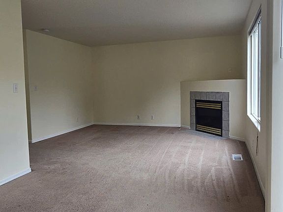 4th image of 19058 SW Christopher Dr
