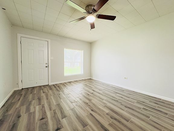 2nd image of 1120 Valley View Dr APT A8