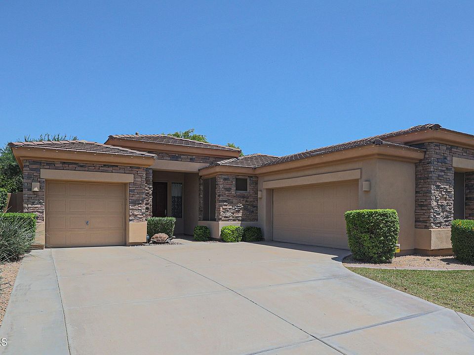1st image of 14550 W Mulberry Dr