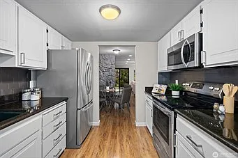 3 bed, 3132 sqft, $5,800 — Photo 2