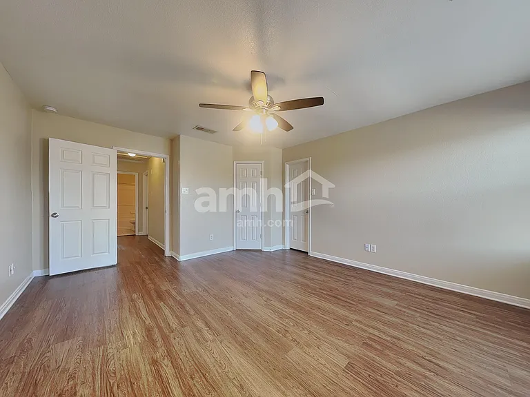 501 Hidden Dale Dr — Photo 10