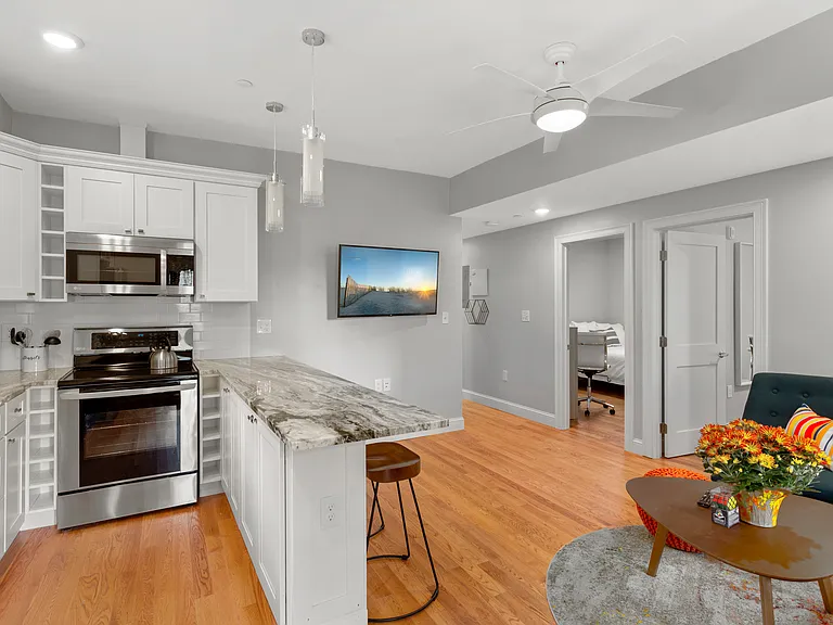 1047 Saratoga St #1 — Photo 10