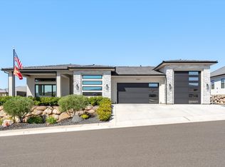 2157 N Sunburn Dr, Washington, UT 84780