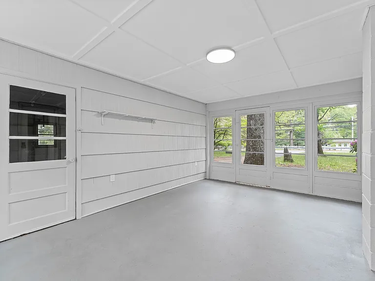 329 E Veterans Hwy — Photo 16