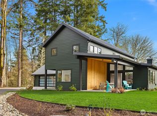 9661 NE Pine St, Bainbridge Island, WA 98110