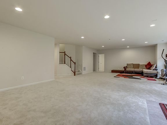 4th image of 42339 Stonemont Cir