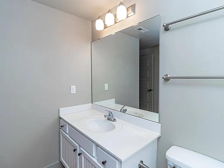 215F Nash St SE — Photo 8
