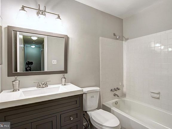 5th image of 5524 Paxford Ct