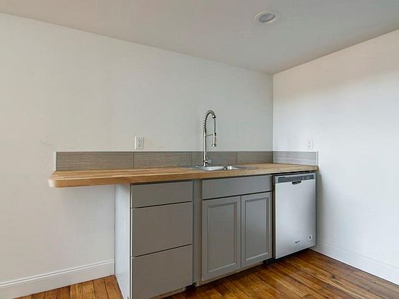 4th image of 1117 Douglas Ave #509