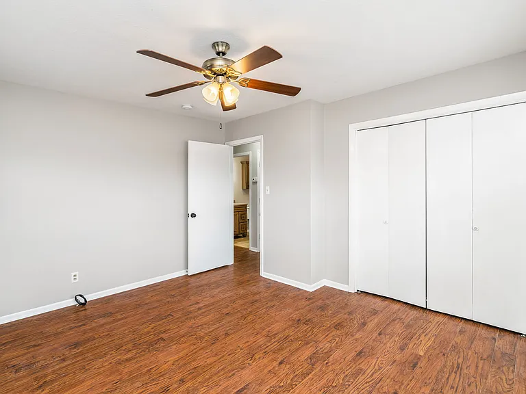 11707 S Williamsburg Dr — Photo 12