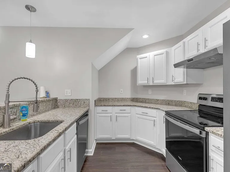 1948 Detroit Ave NW — Photo 6