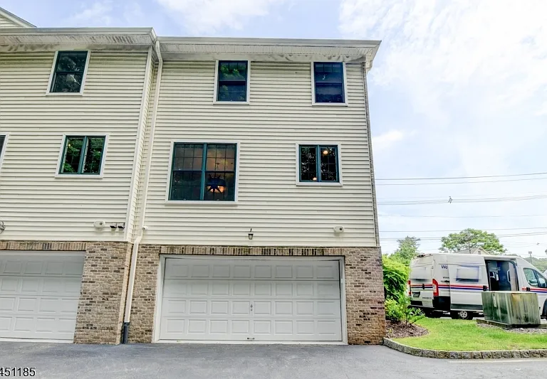50 Bloomfield Ave #50 — Photo 25