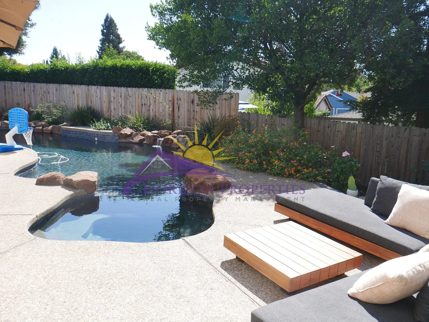 Spacious Two Story 4 Bed 3 Bath 2,757sqft Roseville Home in Woodridge Creek — Photo 4