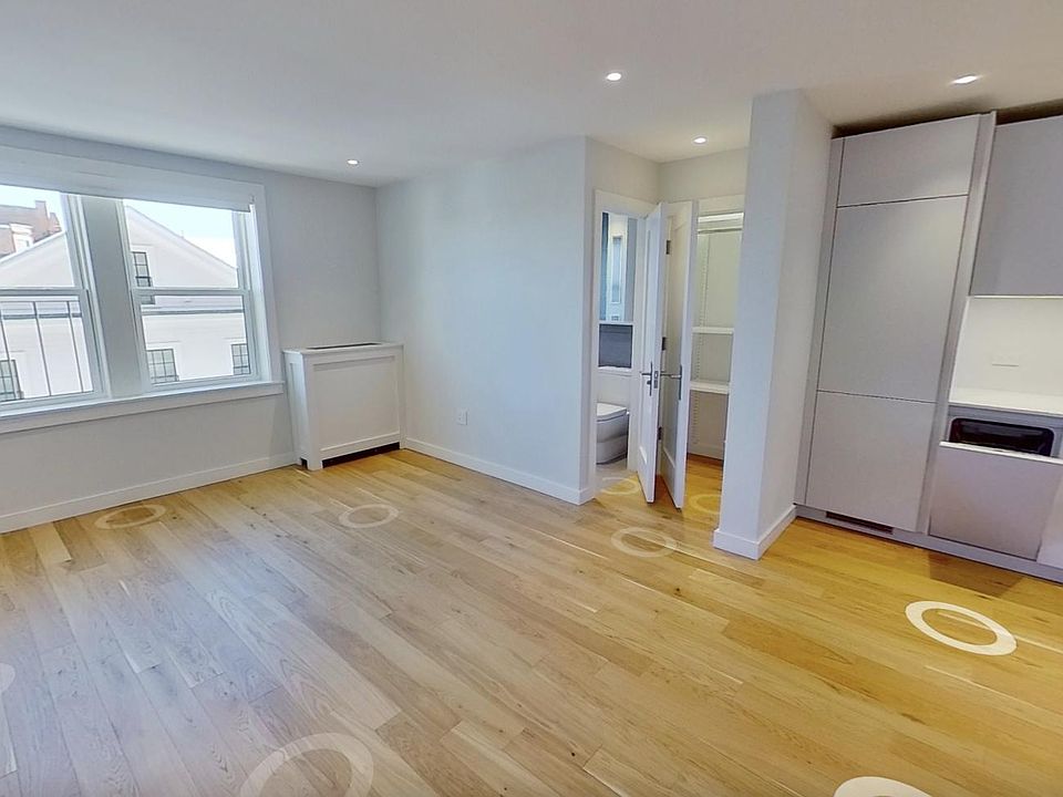 2nd image of 119 Highland Ave #3F