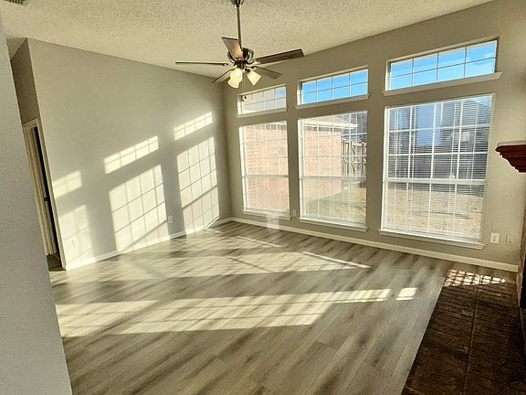 5th image of 10901 Columbia Dr