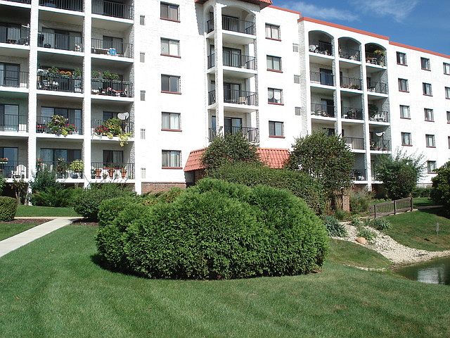 1st image of 375 Plum Creek Dr APT 506