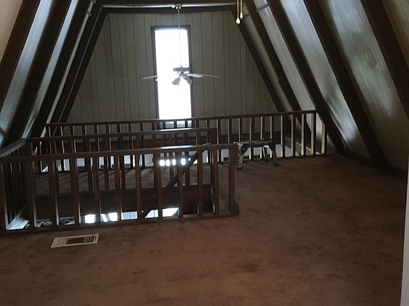 4th image of 5911 Perry Ln
