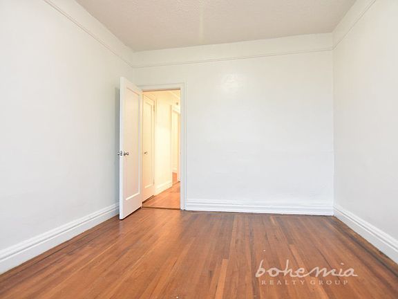 3rd image of 2428 Matthews Ave APT E7