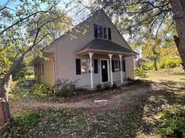 235 N 4th St, Elberfeld, IN 47613