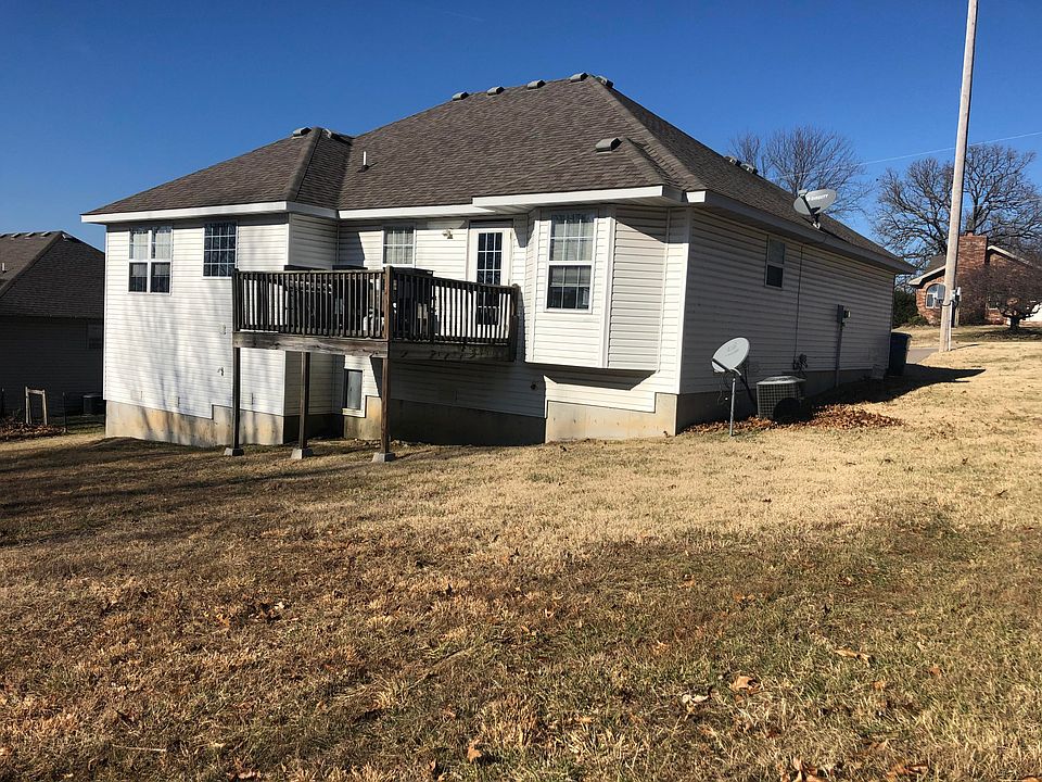 2nd image of 621 Julian St