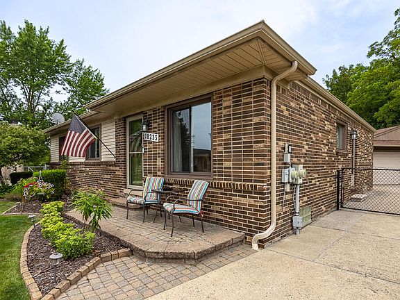 2nd image of 18233 Matthew Dr