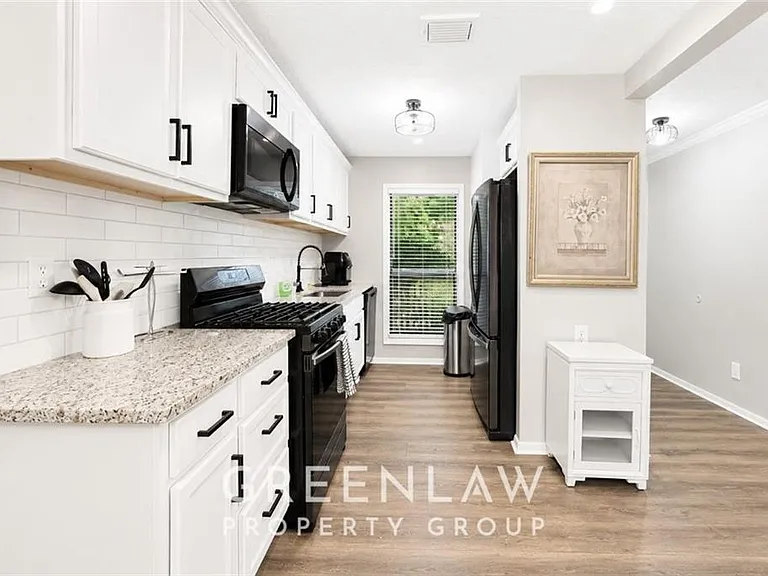 3885 Cedar Cir — Photo 10