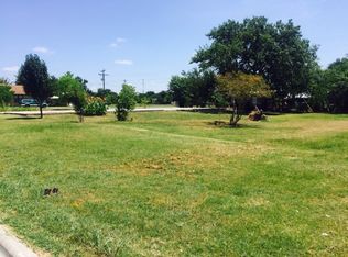 874 W Galveston St, Giddings, TX 78942