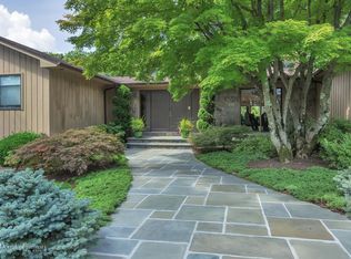 2 Glen Ct, Harrison, NY 10528