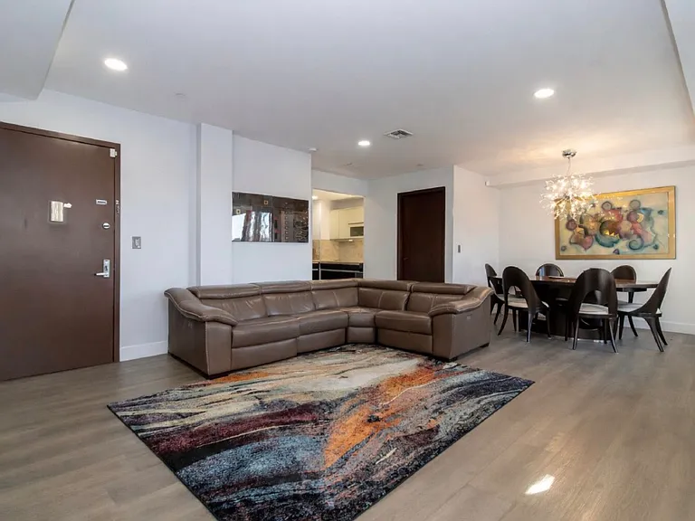 2381 Ocean Ave #7 — Photo 7