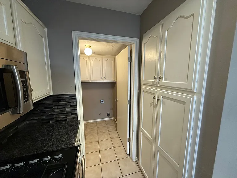 1404 SW 22nd St — Photo 13
