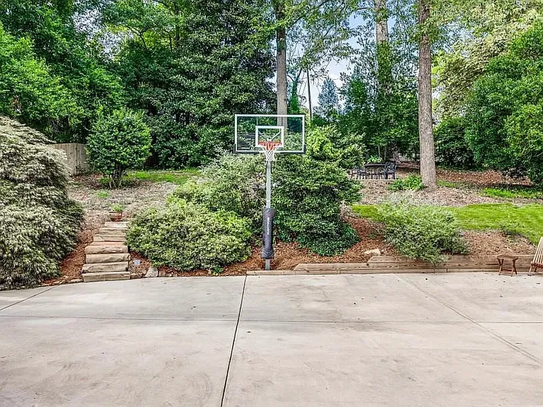 240 Beachland Dr — Photo 19