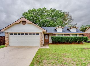 4212 Ravenhill Ln, Arlington, TX 76016