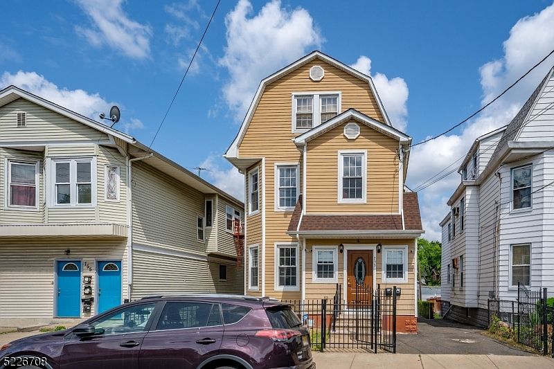 1st image of 753 Stuyvesant Ave