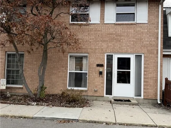 505 Adrian Ct, Brookville, OH 45309