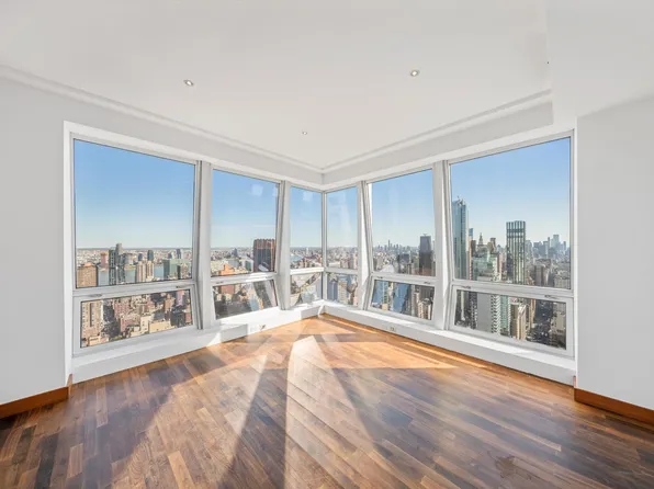 400 Fifth Avenue image 1 of 11