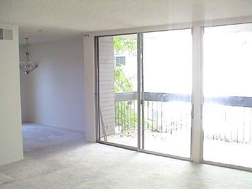 Dining/Balcony,Patio/Living Room