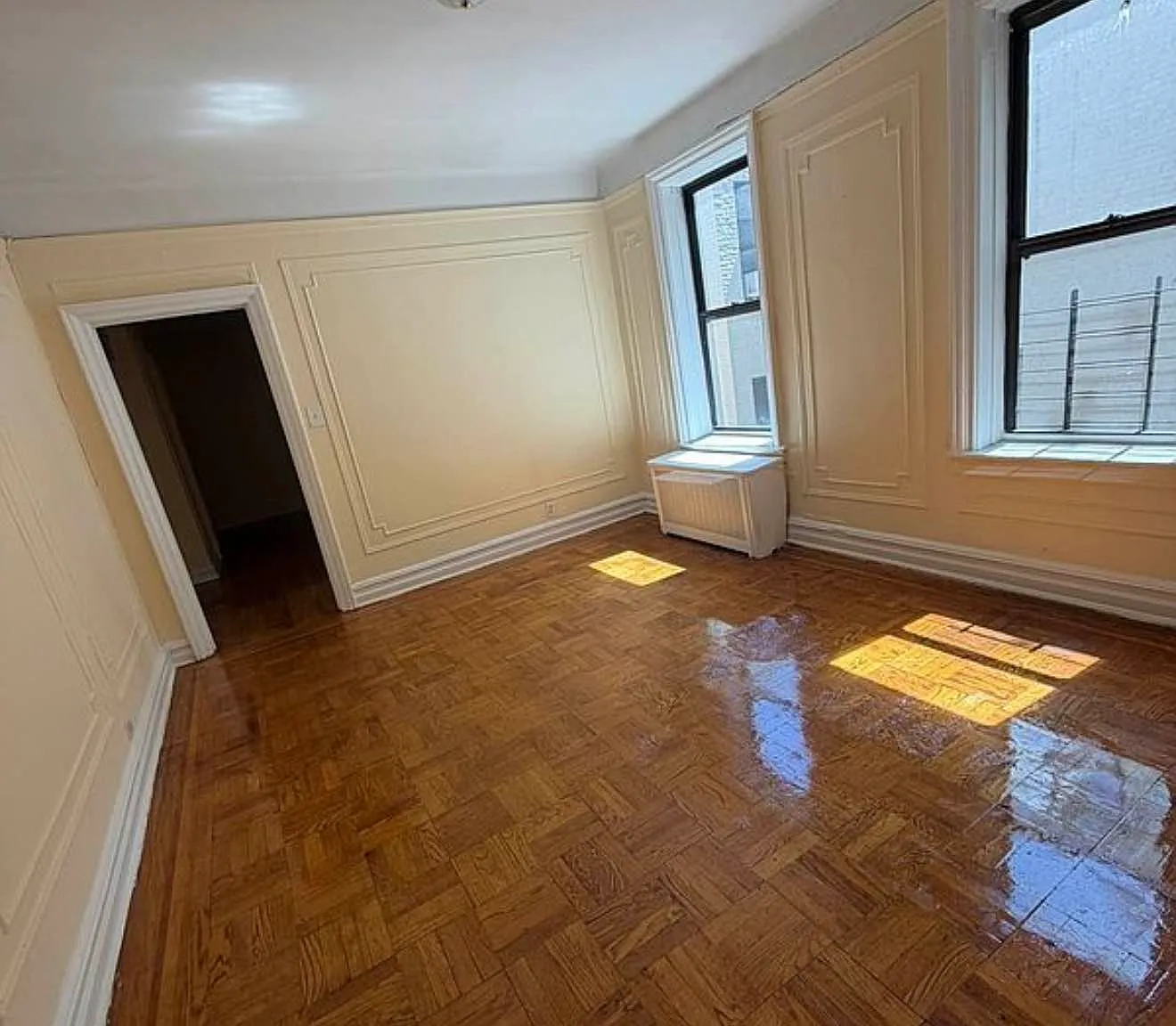 4530 Broadway — Photo 1