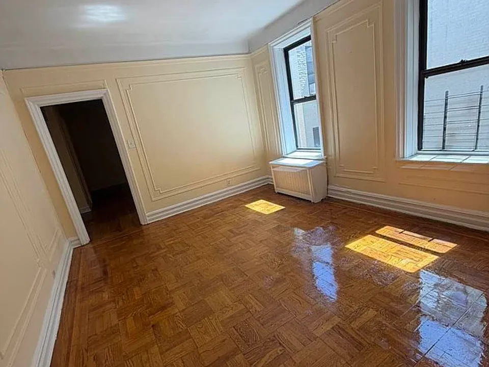 4530 Broadway #5A