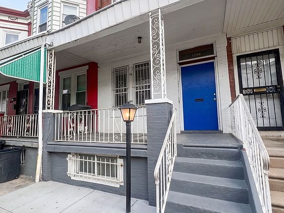 4th image of 1249 N Alden St