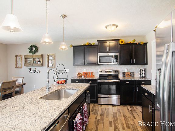 5th image of 1256 Highland Hill Dr SE