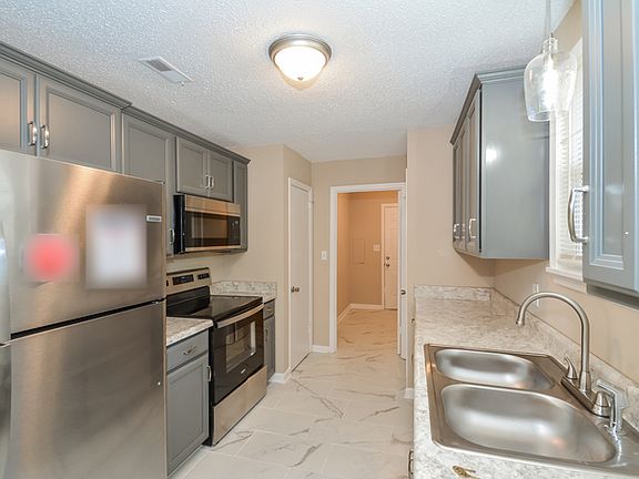 5th image of 346 Woodale Dr