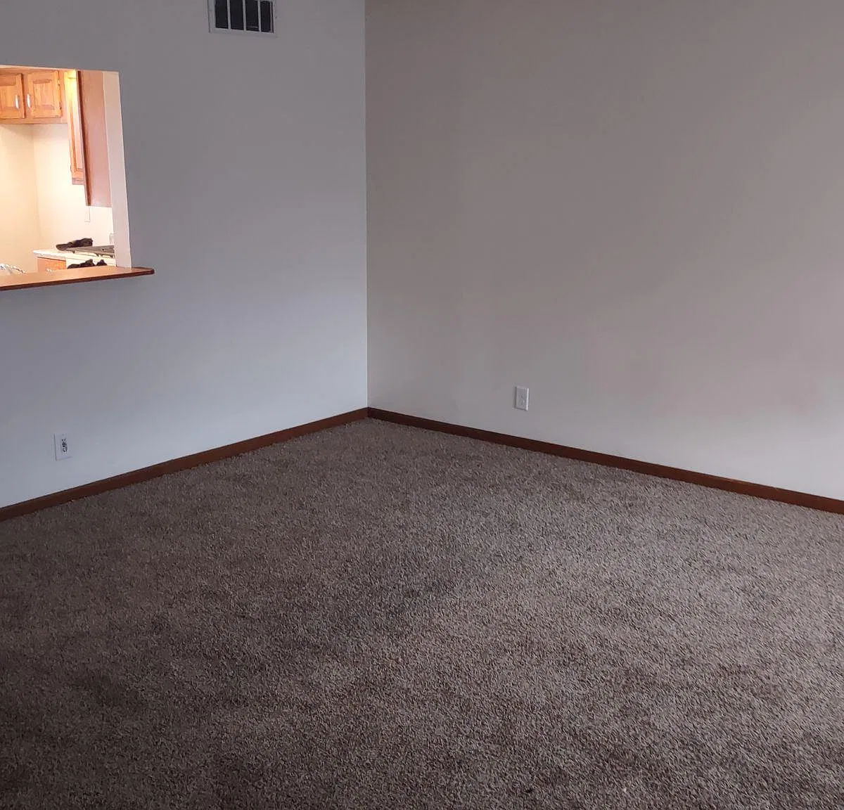 4 bed, 1.5 bath, 1430 sqft, $1,800 — Photo 4