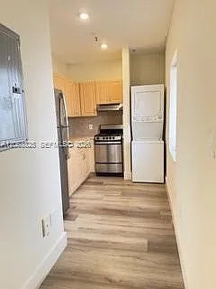1930 SW 2nd St #3 — Photo 2