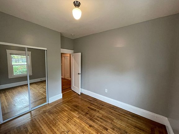 4th image of 1362 E 27th St #1364